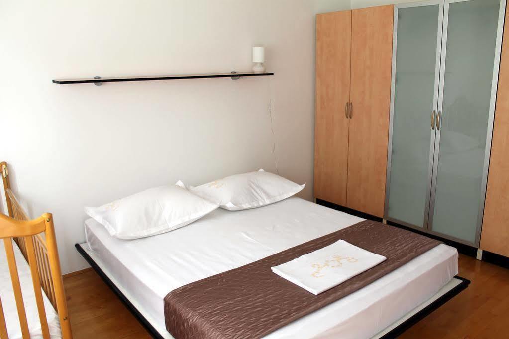 Apartments Kovacic Омиш Экстерьер фото